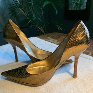 Guess Bronze Carrie3 Pumps